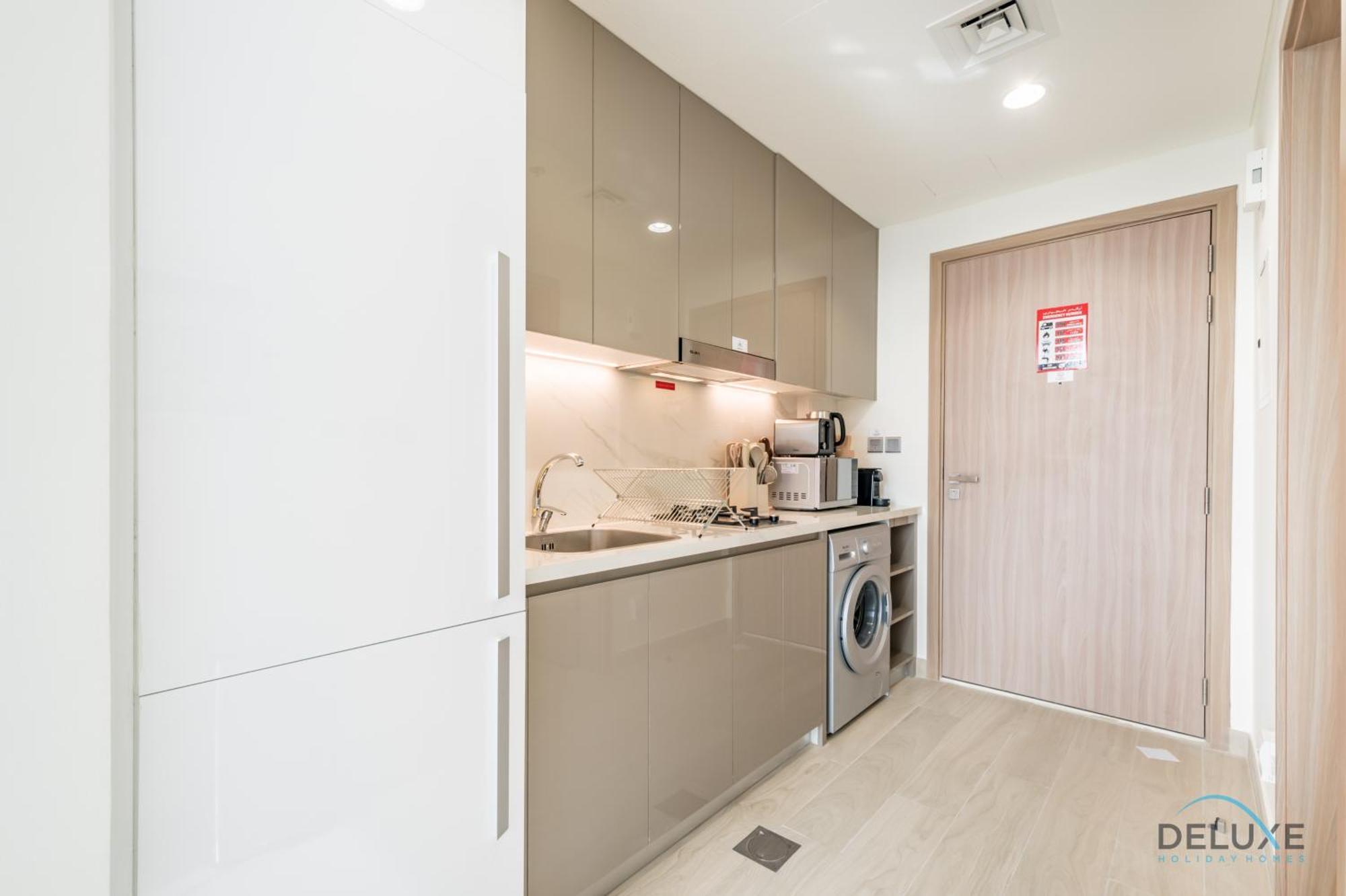 Apartment Charming In Azizi Riviera 24 By Deluxe Homes Dubai